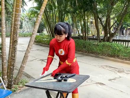 男女闪电超人比赛跑步,最后获得冠军的超人,为何比赛成绩无效呢 #搞笑视频 #配音视频 #超级英雄