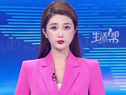 输了一场比赛,赢了一身风骨!5月2日,“苏超”镇江主场请出了“辛弃疾”,球迷在看台展开了面积达1200平米的巨幅画像——身披红袍的“辛弃疾”策马而来,身后是北固楼的剪影,还有“何处望神州”五个大字。