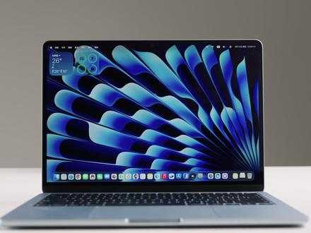 最低2000多买苹果笔记本? 拆开 MacBook Neo 后,我怀疑库克亏本了。
没想到在2026年,苹果居然推出了一台各种优惠后最低只要2打头的笔记本,那就跟我们一起看看这台机器的用料良心在哪里?阉割又在哪里?#苹果 #MacBook #硬核玩家计划 #macbookneo #苹果电脑