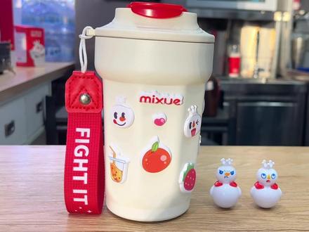 #蜜雪冰城 雪王保温杯来了,天冷了,快给你的好朋友安排起来,只要39就可以拥有的快乐#好物推荐🔥 #懂事的姐妹已经开始艾特了 #天冷多喝热水 #可爱的杯子推荐