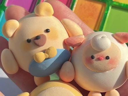 不会还有人没有蛋仔吧?
无所谓,我会用粘土给自己捏~
还捏了仔仔熊和dongdong羊,谁不喜欢我们dongdong羊!!
材料:超轻粘土、色粉
#粘土 #手工diy #蛋仔派对 #蛋仔女孩 #蛋仔