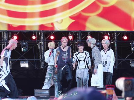 这才是真正意义上的烤鸭大聚会啊!!#ONER #HIGH5 #泸州银河左岸音乐节 #内娱男团