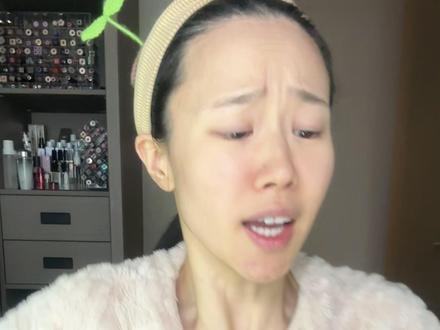 动物城百事通的含金量不必多说了吧! #疯狂动物城2 #狸宝 #仿妆 #美妆模范生
狸宝的原型是河狸,热心正直乐观可靠。是主角朱迪与尼克破案的"最强辅助",她以"动物城百事通"身份活跃于湿地市场等地,擅长追踪奇怪生物与都市秘闻,就算自己的播客只有两个赞也会坚持更新。