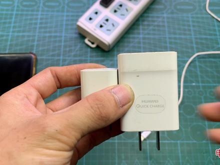 手机充电器坏了别再扔啦!用这个小方法,简单修一下就能用