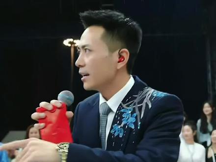 一来一往皆是诚意,三斤专程送礼,索图停下脚步喊关注关,太有爱了#索图 #三斤9237