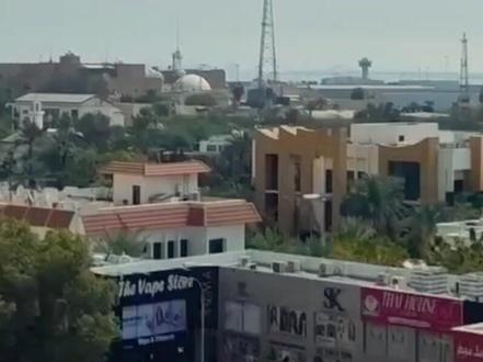 美以袭击伊朗后,伊朗开始打击美国中东军事基地!【抖音独家】 伊朗这次是动真格的了,反击力度和打击范围前所未有,美军中东军事基地损失惨重! #时代的荣耀 #全球创作者计划 #零基础看懂全球 #春节世界观察 #伊朗