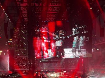 四面屏太爽了吧,这看台和内场有啥区别啊!!!!
#万兽之王 #薛之谦 #演唱会