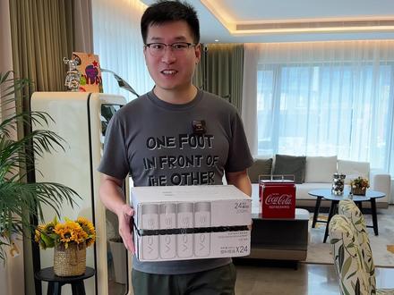 芙丝的羊毛来啦 不仅颜值高 而且是矿物质丰富的天然好水 家里车里都可以备点#芙丝voss #芙丝天然矿泉水 #好喝不贵 #夏日饮品 #多喝水