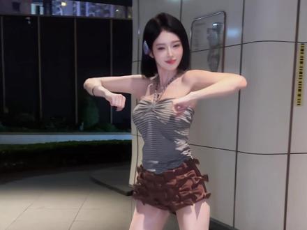 白菜对我笑,假发快跳掉 #白菜对我笑#甜妹