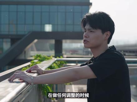 团子首次谈到s1mon离队事件,一度哽咽 直言“希望s1mon再次回到VCT联赛”#团子首次回应S1mon离队风波 #s1mon #edg #xlg