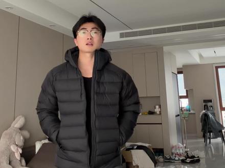 开箱后真的很喜欢 【西博】‘甲冑’排骨羽绒服高蓬90白鸭绒防风防水轻量化连帽羽绒服 搭配很百搭 保暖性能也非常优秀#保暖穿搭 #时尚单品 #冬季穿搭 #黑色羽绒服