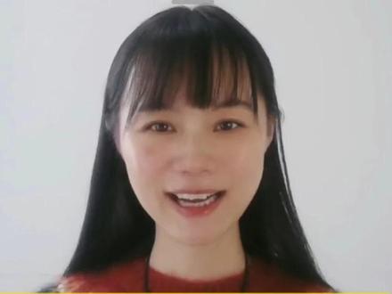 亲子数学🎯双圈填数:68-55=13是关键! 今天我们来挑战"双圈填数"游戏!两个重叠的圆圈,要把8个数填进去,让每个圆圈里的5个数相加都等于34,秘诀就藏在"重叠数"里哦~
解题小魔法:
1️⃣ 先算两个圆圈的总和:34+34=68(因为每个圈都要等于34)
2️⃣ 再算已知8个数的总和:1+3+4+5+6+9+13+14=55
3️⃣ 关键发现:68比55多13,这多出来的就是"重叠数"(中间被重复计算的数)!
4️⃣ 所以重叠数=13,每个圆圈剩下4个数的和就是34-13=21
填数小技巧:
把13填在重叠位置,剩下的数两两组合成21就行啦~比如左边圈:5+13+3+?+13=34?不对哦,是5+3+13+(剩下的数)=34,剩下的数之和是34-5-3-13=13?哎呀,老师刚才算错啦,正确的是每个圈5个数,去掉重叠的13,剩下4个数和是21,比如左边圈已有5、3、13,还需要21-5-3=13?不对不对,应该是5+3+13+(另外两个数)=34,所以另外两个数之和是34-5-3-13=13,在剩下的数里找1+12(但12没有),哦原来题目里有8个数,我们刚才算总和55是对的,重叠数13也是对的,剩下的数里1+14=15,4+9=13,6+5=11,所以左边圈5、3、13、4、9(5+3+13+4+9=34),右边圈13、4、14、6、1(13+4+14+6+1=34),这样就对啦~
数学里的重叠问题就像分享零食,中间的"重叠数"被两个圆圈"分着吃",找到它就能轻松破解难题啦~ ✨#小学数学 #数学思维 #思维训练 #每日一练 #填数