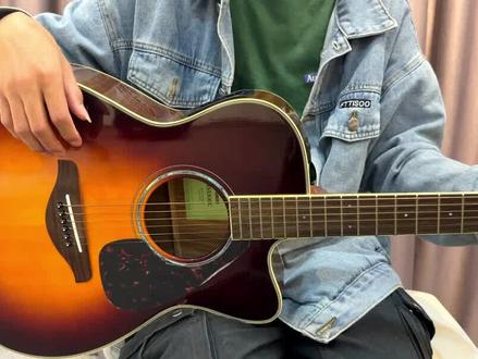 电箱款和原声款到底有什么区别?音色真的有差距?#雅马哈吉他 #吉他 #入门吉他推荐 #讲解