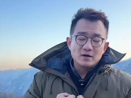 骏良说他难以接受,他肯定又要自责死了,秘书的阴影都不知还有没有走出来,前段时间还丢过一次的莲梅这次就这么走了,我边哭边剪视频,心里真的好难受好难受,明明我们莲梅雪也看了,澡也洗了,哥哥也见过了,过年肯定会跟着骏良回老家过年的,就这么走了,心理委员我真的很不得劲,我真的接受不了,莲梅回来好不好我们都好想你。。#骏良 #莲梅 #中华田园犬 #明亮与狗