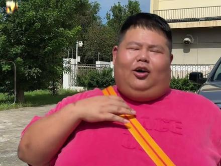 小梗人物志良子篇 当良小帅变成大胃袋,当味道真足变成了直播的眼泪,我们可以嘲笑良子,但同样也是他带给了我们欢乐#良子 #小梗人物纪录片解说 #人物志 #抽象 #良子大胃袋