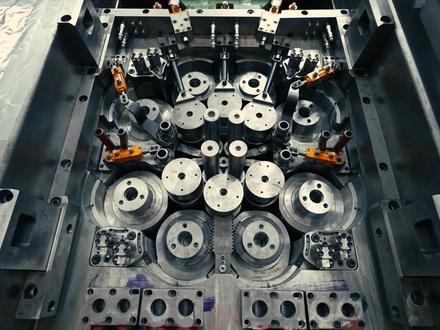 重装寻“宝”记!#国机集团 #制造业 #万吨水压机