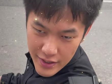 网友:就是不能同时说出“公主”和“请”