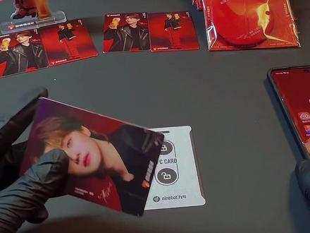 给大家带来一期周边闪卡额外惊喜#鲜啤福鹿家#鹿晗 #鹿晗周边 #福鹿家周边 #芦苇