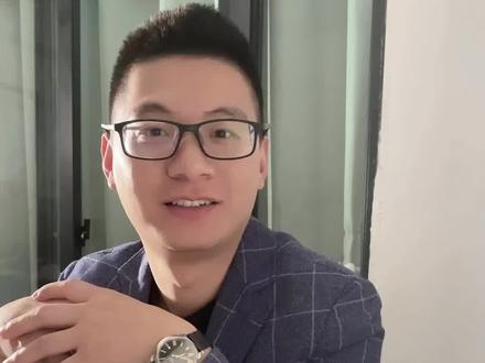 你还记得是什么时候关注的疯狂小杨哥?搞笑兄弟的背后,充满着温情和智慧,他们公司商业模式的背后有大佬,据说没有几个创业者能看得懂!#疯狂小杨哥 #三只羊网络 #商业思维 #创业经验 #直播切片