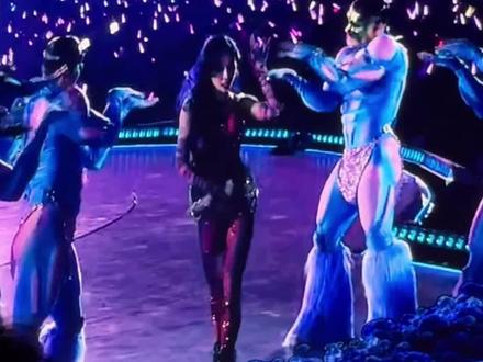 蔡姐Jolin这次的看我72变,改编得太棒了!!gimme gimme gimme的这段间奏完美的融入了72变,她踩着节奏的那几步把我杀到了。美丽又自信#神级现场 #蔡依林