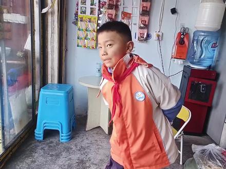 大宝挑战脑筋急转弯,输了惩罚挠胳肢窝10秒,大宝的软肋就是怕痒#脑筋急转弯大挑战 #家有神兽 #记录真实生活