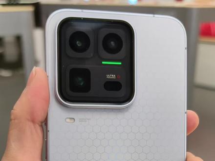 iQOO15Ultra氛围灯科技感十足!#科技改变生活 #vivo #iQOO15Ultra #游戏 #氛围灯