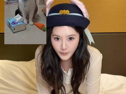 没忍住还是拍了…..好喜欢 @超级无敌大开门 #萝卜纸巾猫咪