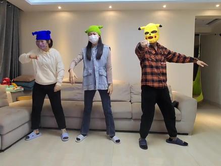 【舞力全开】歌曲YMCA,出场即王者🌝
#switch #上才艺 #跟着节奏嗨起来 #日常尬舞 #群魔乱舞 #在家也要运动 #锻炼