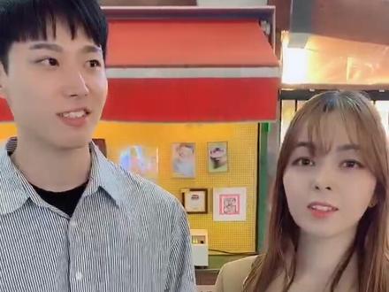 两个在华相识的韩国高颜值留学生,Nina是漂亮的混血姐姐,父亲是中国人,母亲乌克兰人。