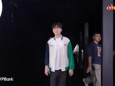 T1越南行 李哥影响力还是太大了世界各地都有粉丝