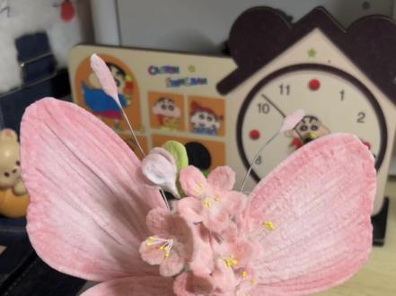 一花一蝶意,岁岁皆予你#扭扭棒 #抓夹 #蝴蝶 #手工diy