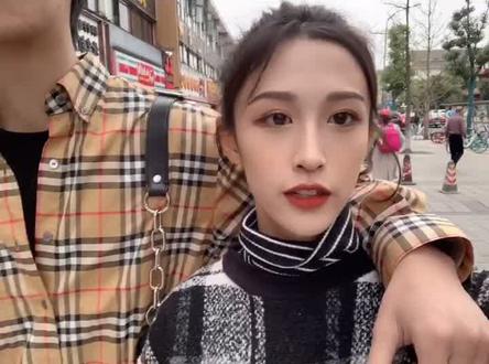 #情侣 #vlog日常 所以大家觉得对象家长找你要微信时 应该加吗?@Singing哥 @抖音小助手