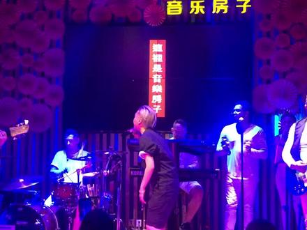 好帅一个女的@重庆音乐房子