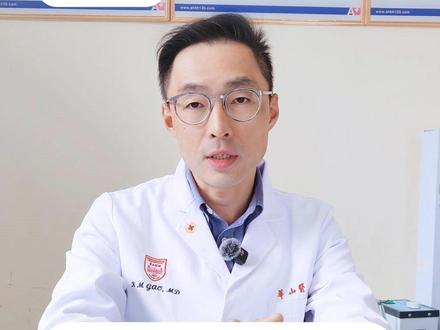 严重的神经损伤能接吗? 可以接。断开的神经可以重新吻合,撕脱的神经可以接一根神经过来。 #神经损伤 #神经断裂 #神经移位术 #神经重新吻合 #手外科