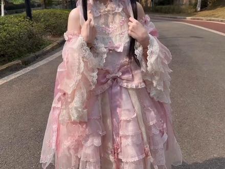 18岁喜欢的东西 20岁再买就没有意义了#杏花微雨 #lolita穿搭 #lolita #萌妹子