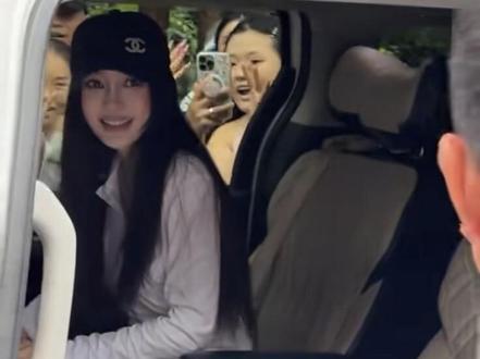 杨颖Angelababy 天,这么近距离看到看到#杨颖Angelababy#西江千户苗寨#奔跑吧