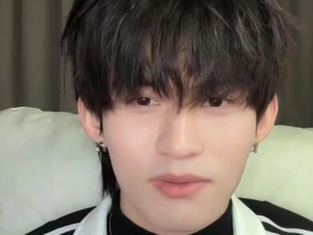 哈哈哈 这孩子真诚实 啥都往外说#樊霄 #上热搜 #52