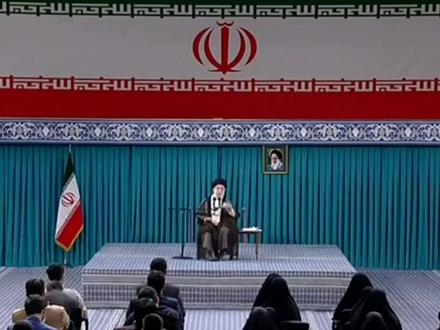 哈梅内伊交代后事,被边缘化的伊总统,石油矿产上,对美抛橄榄枝 哈梅内伊交代后事,被边缘化的佩泽希齐扬,突然对美国抛出橄榄枝