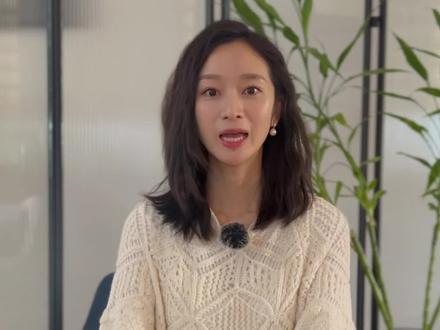 《我们生活在巨大的差距里》——余华 “区域之间的不平衡,经济发展不平衡,生活的不平衡,最后连梦想都不平衡了。”#读书 #文学 #余华 #我们生活在巨大的差距里 #大有学问 @抖音小助手