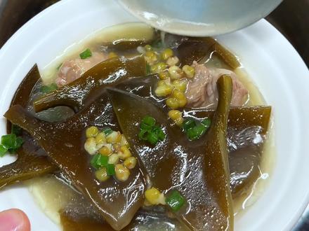 我每周都会做几次这个海带绿豆排骨汤给孩子喝,不仅鲜美好喝,营养还特别丰富#海带排骨汤 #海带头排骨汤 #炖汤