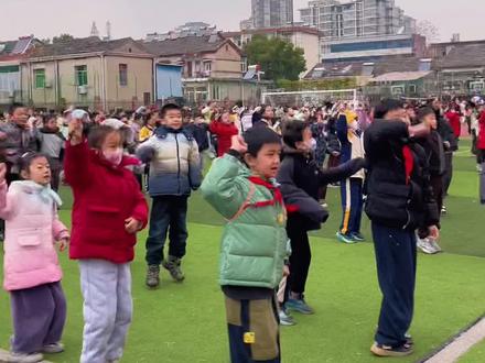 快乐传递起来~#快乐就这么简单 #库里之歌#巢湖市城北小学