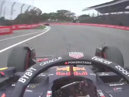 去年热议话题——已经提前夺冠的维斯塔潘拒绝为队友佩雷兹让车来帮助争夺年度亚军!
#f1 #赛车 #维斯塔潘 #冠军 #红牛