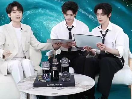 咱就是说直播间只有一个画板嘛?@云旗Yunqi @郝熠然 #云旗郝熠燃 #卡姿兰