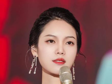 教你十句成为社交达人的萬能敬酒词#口才 #饭局 #女性智慧 #梁宸瑜