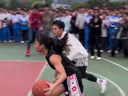 盘点火遍抖音的五大未来之妞 无论出身、年龄和天赋,她们破茧成蝶的故事都值得我们深思与推崇,她们谁才是你心目中那个最强的女篮未来呢?#未来之妞 #冯敏敏 #张家裔 #小菜鸡姐姐 #罗可馨