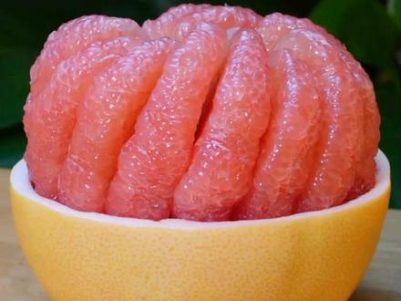 今天才知道,用一根牙签,就能简单快速剥出完整的柚子,真实用#剥柚子 #美食教程 #柚子