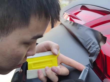 一年半的学徒该达到什么样的水平?#汽车改色贴膜培训 #汽车贴膜分享 #专业的事交给专业的人 @抖音小助手