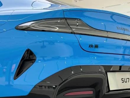 新款小米SU7的隐藏变化,雷总没说,看你能发现几个?#买车那点事儿 #我和我的小米汽车 #小米汽车 #小米su7 #新款小米su7