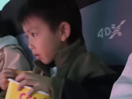 看阿凡达像坐了3小时过山车,上天下地的,当然看4D啦#阿凡达3 #阿凡达火与烬 #4d电影 #电影 #电影解说