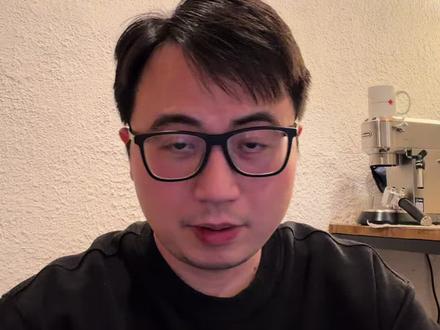 苹果最近发布了学习神机Macbook NEO,解决了女大学生不会选购电脑的痛点。我将为大家分享Macbook在学习方面的五大优势:没有垃圾软件没有广告、文字和其他学习资料传输效率高、自带办公软件极度好用、iCloud自动云端保存你的资料和论文、上课不用带鼠标和充电器非常便携。